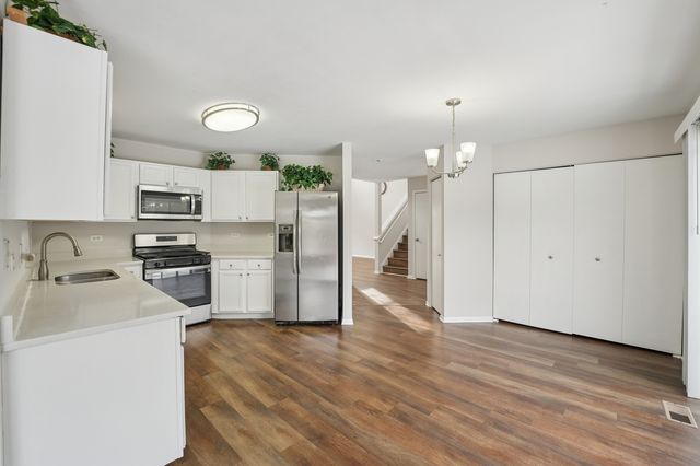 4506 W Forest Avenue, Waukegan, IL 60085