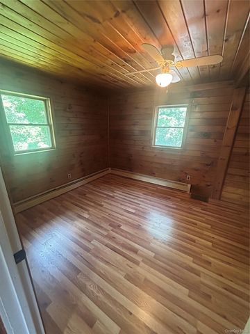 94 fire house rd, Wurtsboro, NY 12790