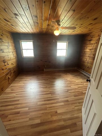 94 fire house rd, Wurtsboro, NY 12790