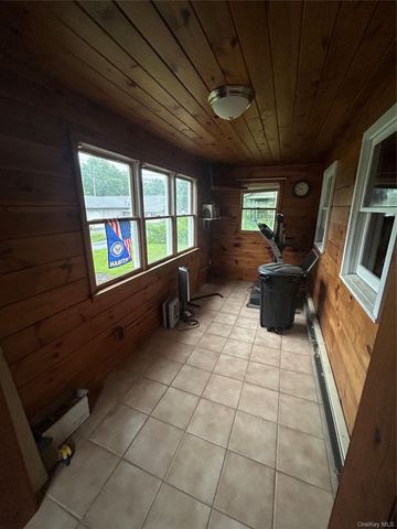 94 fire house rd, Wurtsboro, NY 12790