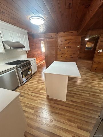 94 fire house rd, Wurtsboro, NY 12790