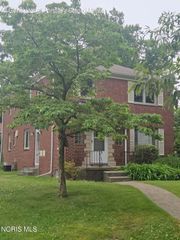 3028 Powhattan Parkway, Toledo, OH 43606