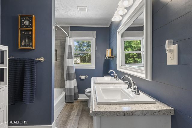 145 Gayle Ave, Lenoir City, TN 37771