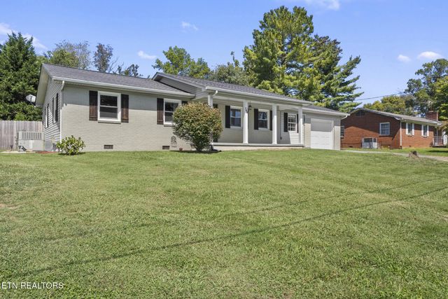 145 Gayle Ave, Lenoir City, TN 37771