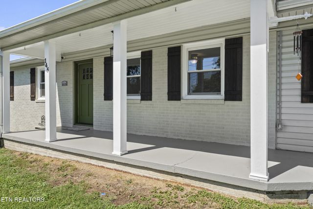 145 Gayle Ave, Lenoir City, TN 37771