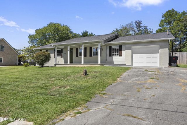 145 Gayle Ave, Lenoir City, TN 37771