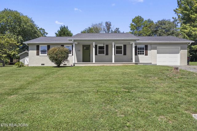 145 Gayle Ave, Lenoir City, TN 37771