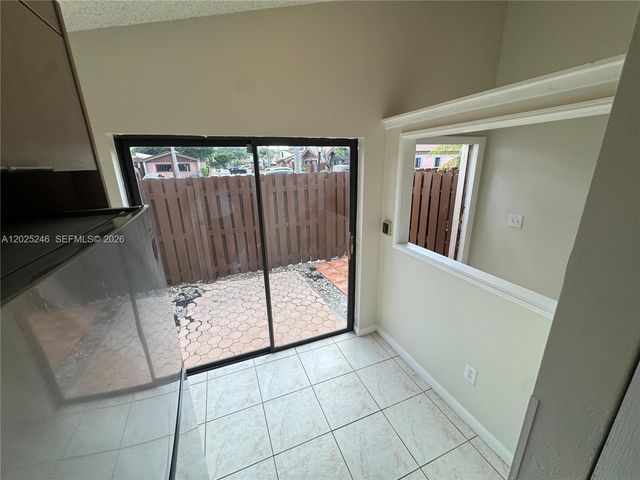 1752 NW 72nd Ave 83, Plantation, FL 33313