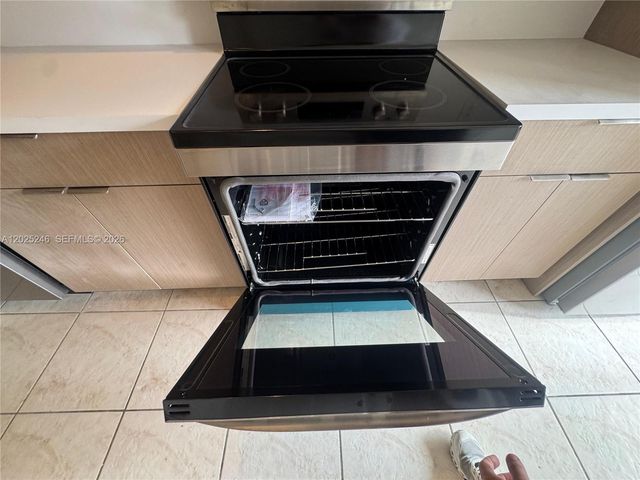 1752 NW 72nd Ave 83, Plantation, FL 33313