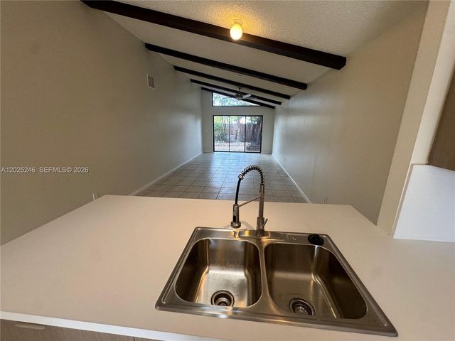 1752 NW 72nd Ave 83, Plantation, FL 33313