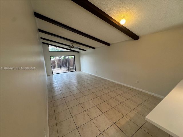 1752 NW 72nd Ave 83, Plantation, FL 33313