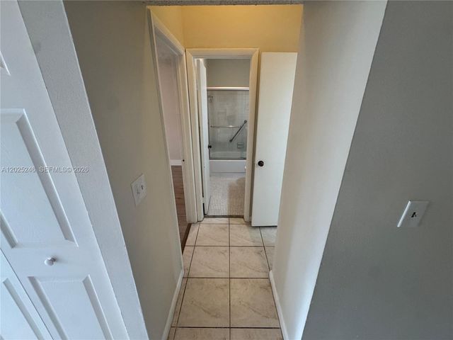 1752 NW 72nd Ave 83, Plantation, FL 33313