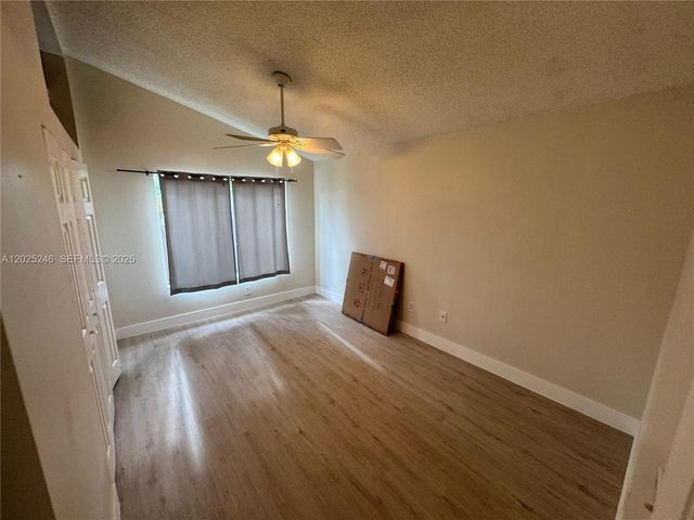 1752 NW 72nd Ave 83, Plantation, FL 33313