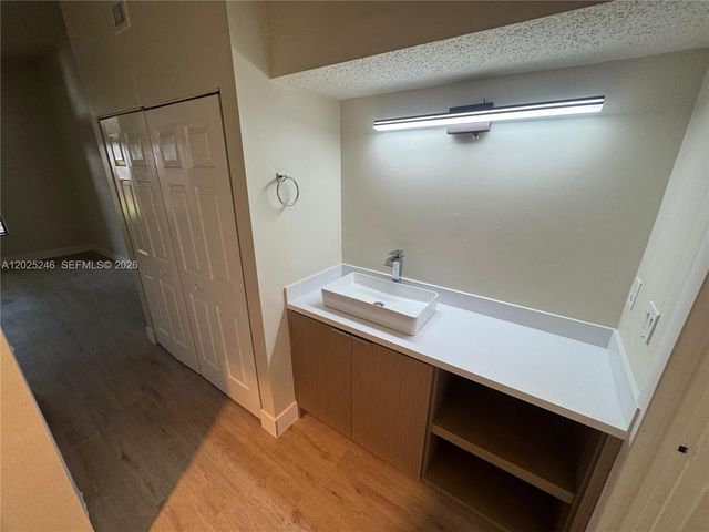 1752 NW 72nd Ave 83, Plantation, FL 33313