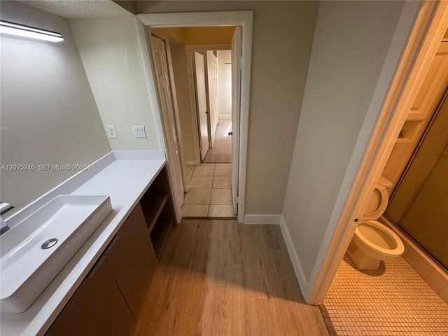 1752 NW 72nd Ave 83, Plantation, FL 33313