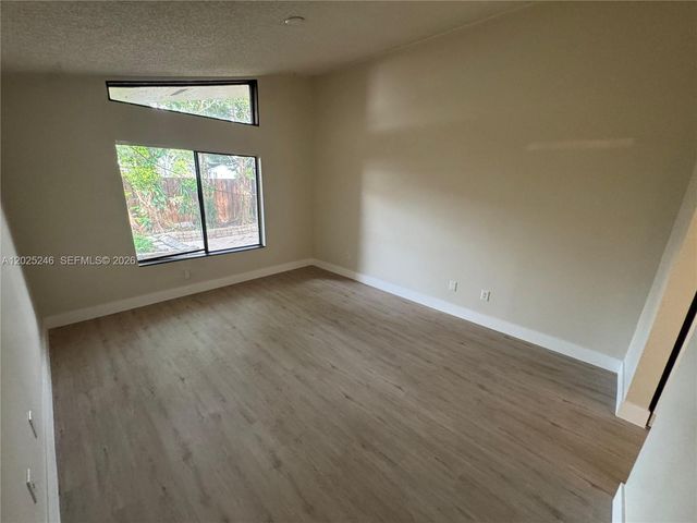 1752 NW 72nd Ave 83, Plantation, FL 33313