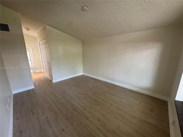 1752 NW 72nd Ave 83, Plantation, FL 33313
