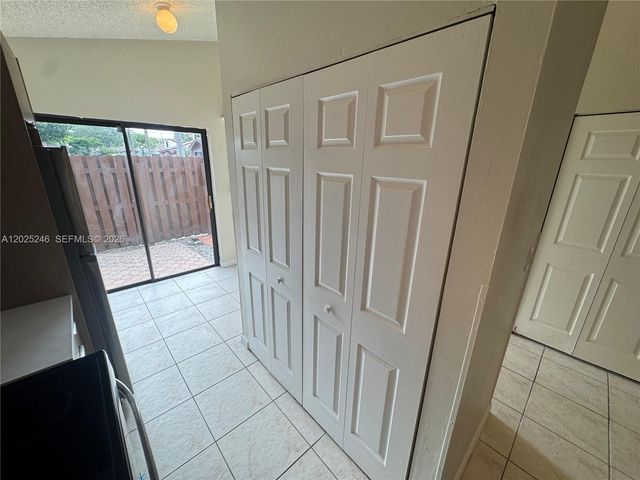 1752 NW 72nd Ave 83, Plantation, FL 33313