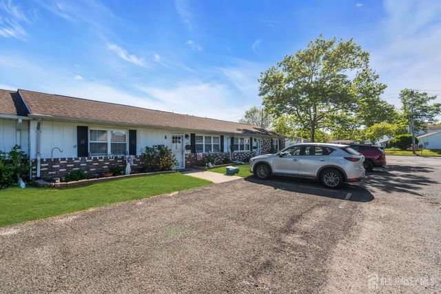 4 Michigan Drive, Old Bridge, NJ 07747