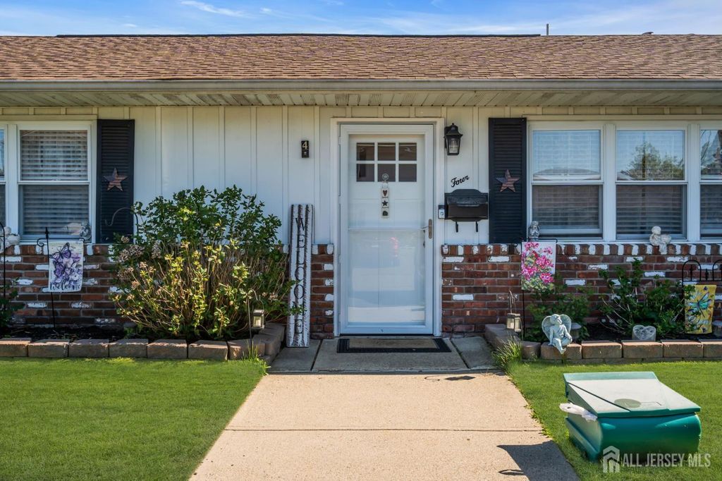 4 Michigan Drive, Old Bridge, NJ 07747