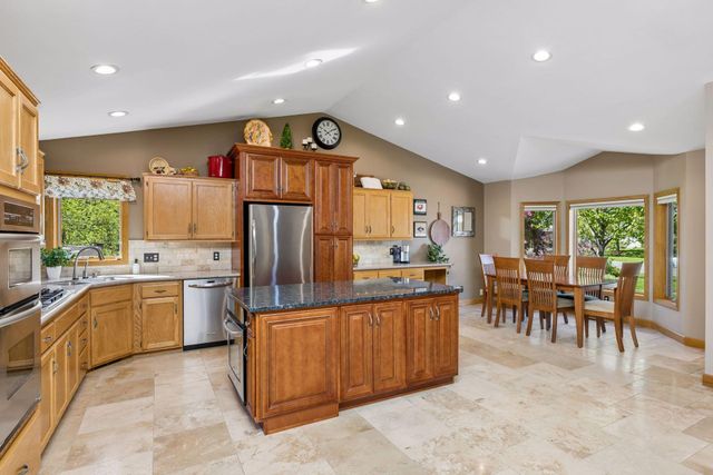 356 Pendryn Hill Curve, Woodbury, MN 55125