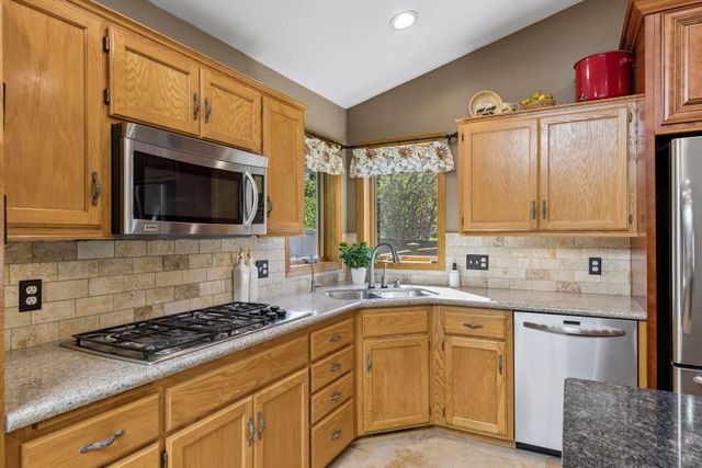 356 Pendryn Hill Curve, Woodbury, MN 55125