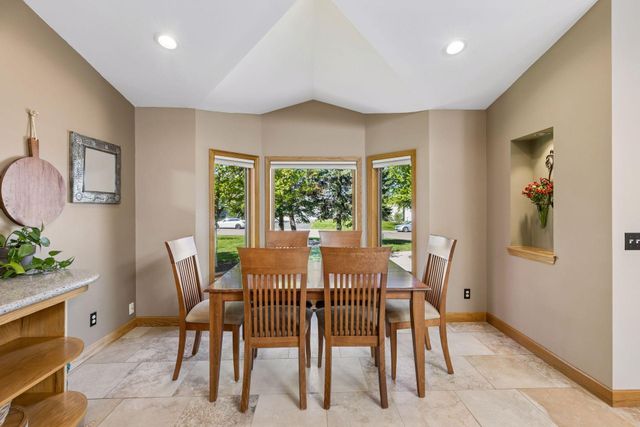 356 Pendryn Hill Curve, Woodbury, MN 55125