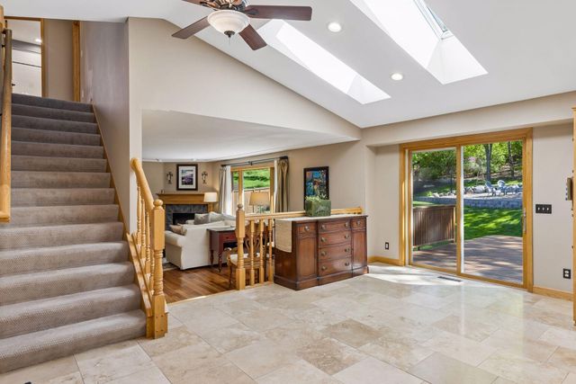 356 Pendryn Hill Curve, Woodbury, MN 55125