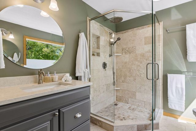 356 Pendryn Hill Curve, Woodbury, MN 55125