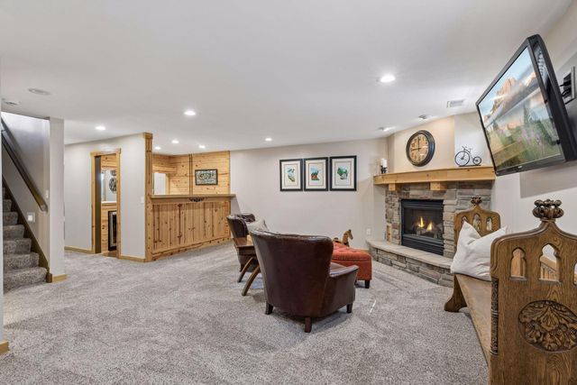 356 Pendryn Hill Curve, Woodbury, MN 55125