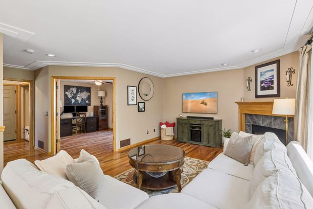 356 Pendryn Hill Curve, Woodbury, MN 55125