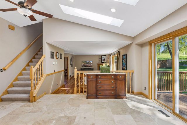 356 Pendryn Hill Curve, Woodbury, MN 55125