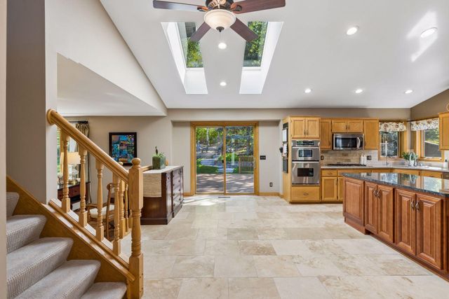 356 Pendryn Hill Curve, Woodbury, MN 55125