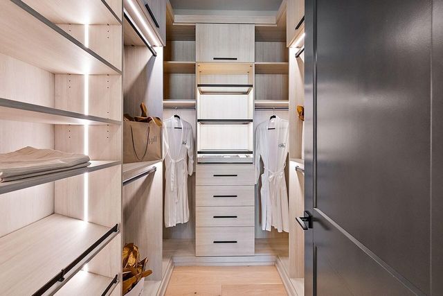 101 S Griswold Street, Northville, MI 48167