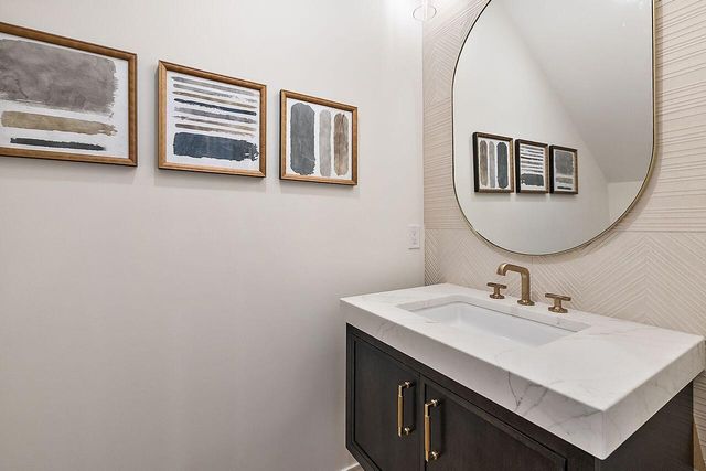 101 S Griswold Street, Northville, MI 48167