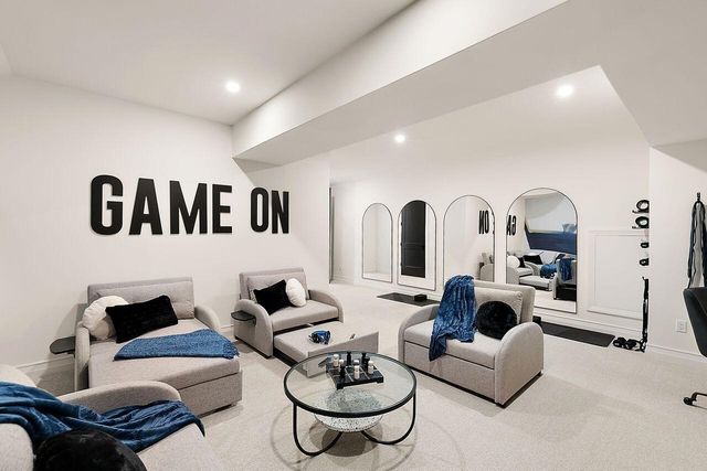 101 S Griswold Street, Northville, MI 48167