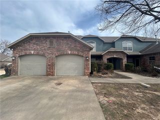 2670 N Valencia Avenue 3, Fayetteville, AR 72703