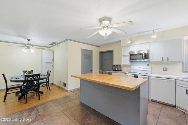 244 Dennis Dr, Shepherdsville, KY 40165