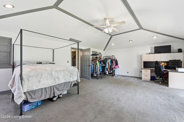 244 Dennis Dr, Shepherdsville, KY 40165