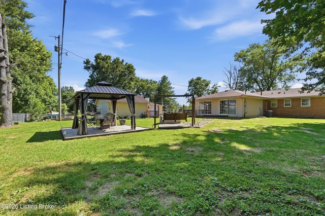 244 Dennis Dr, Shepherdsville, KY 40165