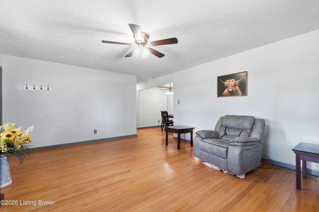 244 Dennis Dr, Shepherdsville, KY 40165