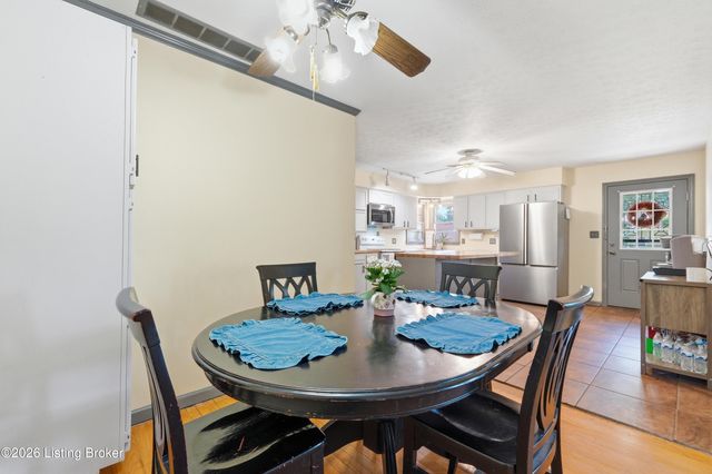 244 Dennis Dr, Shepherdsville, KY 40165