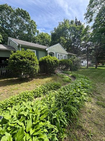 18 Daly Dr, Stoughton, MA 02072