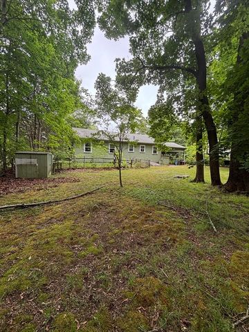 18 Daly Dr, Stoughton, MA 02072