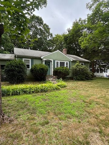 18 Daly Dr, Stoughton, MA 02072