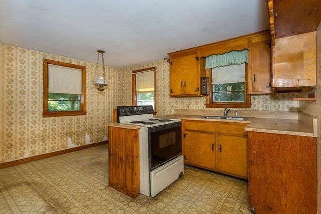 18 Daly Dr, Stoughton, MA 02072