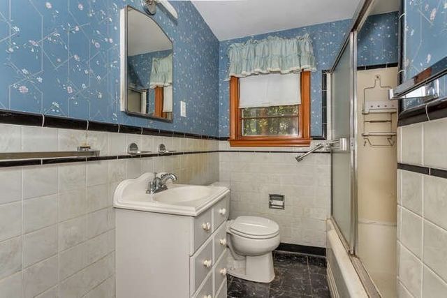 18 Daly Dr, Stoughton, MA 02072