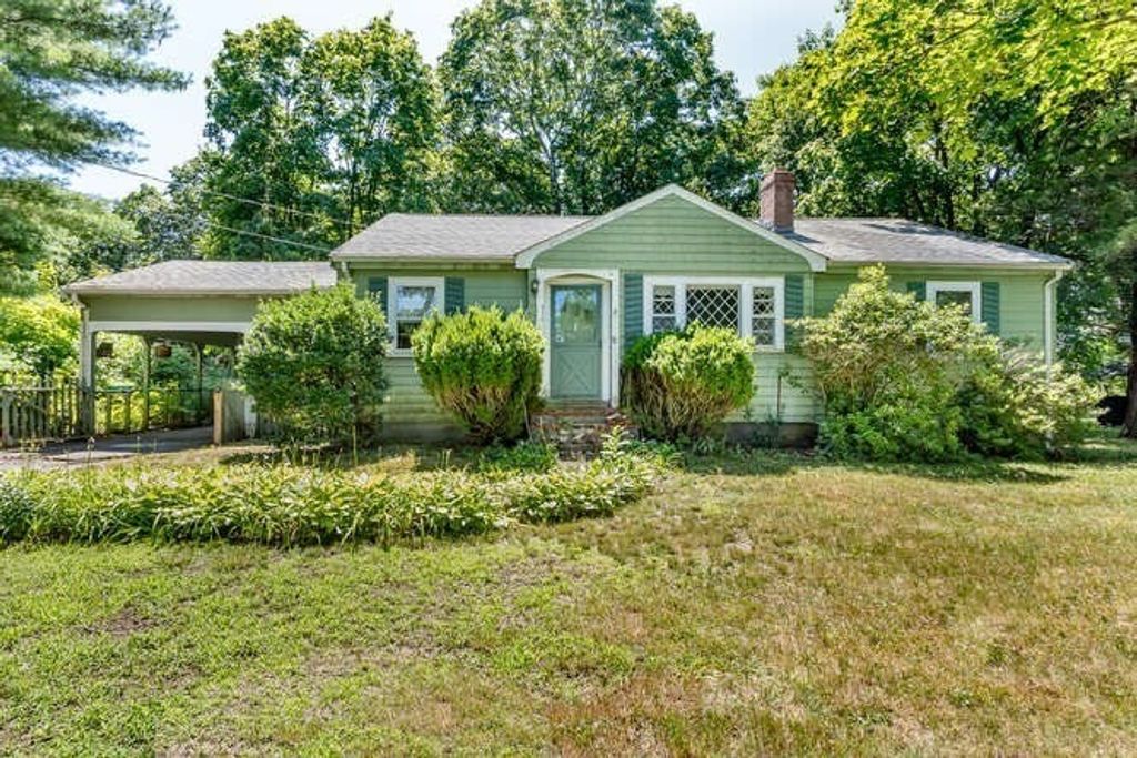 18 Daly Dr, Stoughton, MA 02072