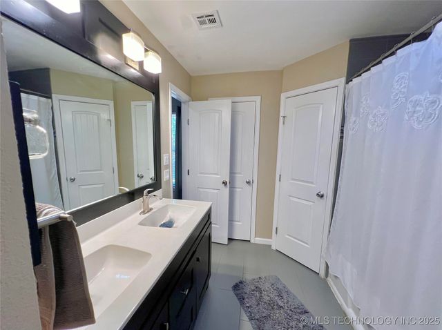 1715 N Butternut Court, Broken Arrow, OK 74012