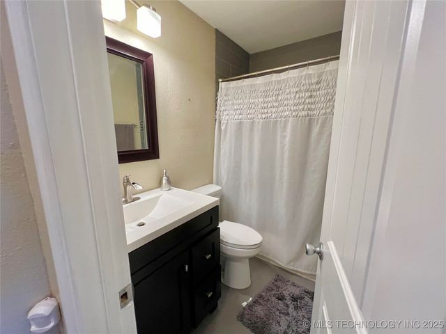 1715 N Butternut Court, Broken Arrow, OK 74012